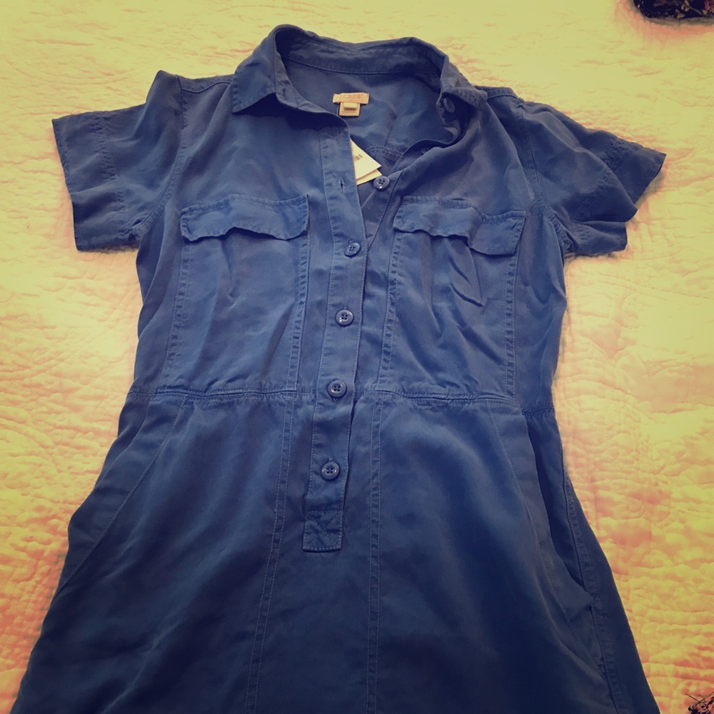 Modern JCrew denim dress with pockets 💙👗
